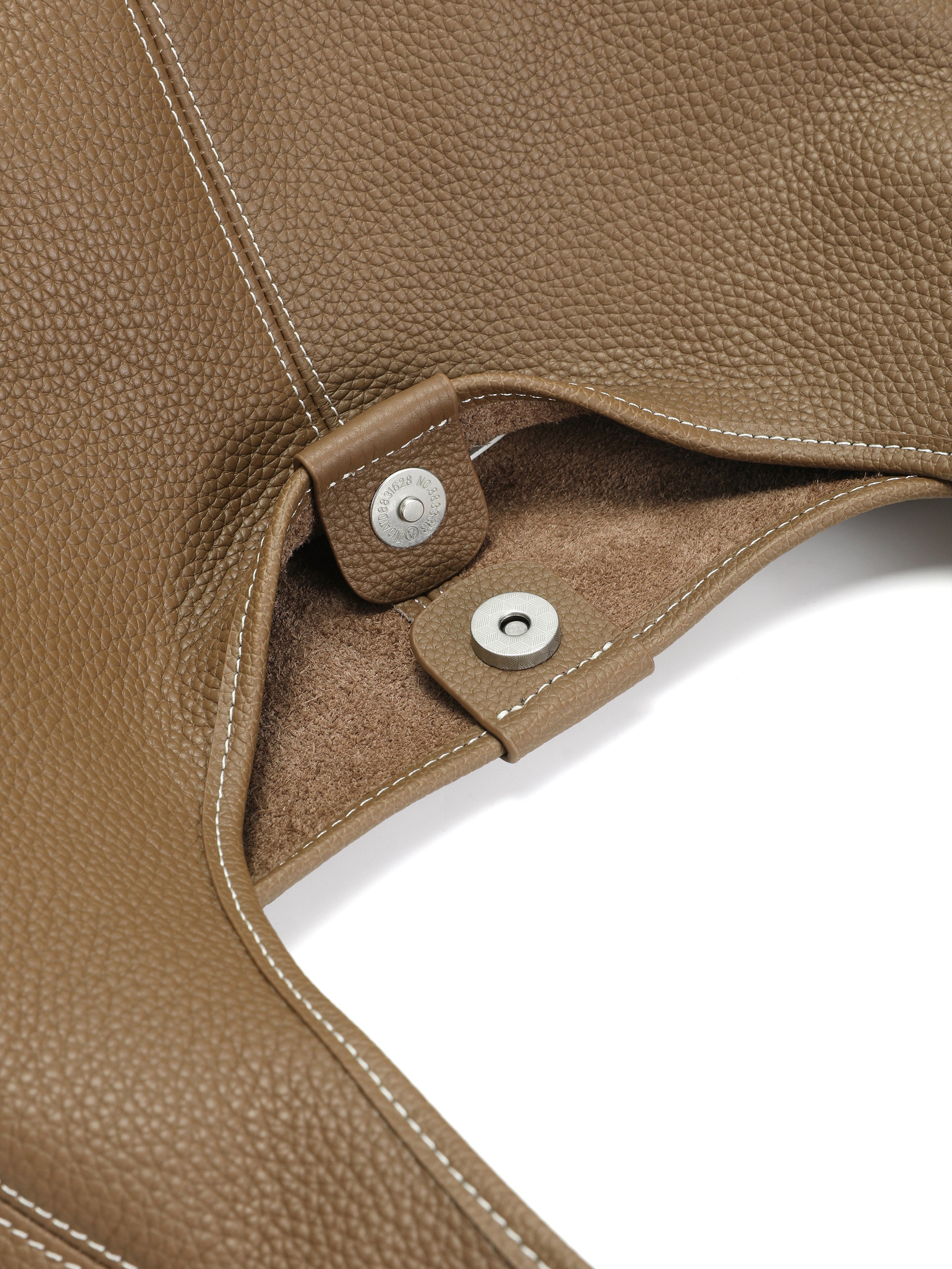 The Marais Pocket Hobo – Pebbled Leather Shoulder Bag in Taupe